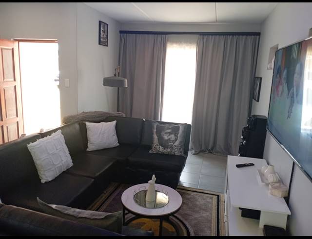 2 BEDROOM SECTIONAL TITLE FOR SALE IN NOORDRAND